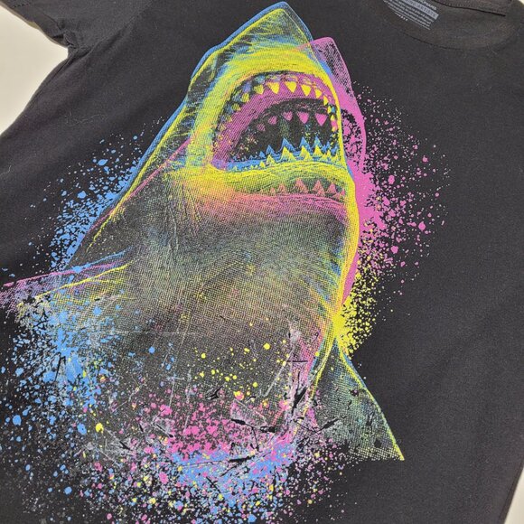 3D Shark Graphic Men's T-Shirt - Picture 2 of 5